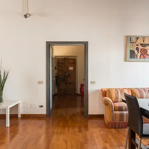 Appartement Via Del Teatro Pace, Rome