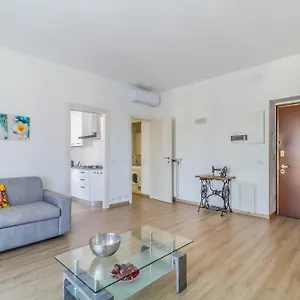  Apartment Domusmi Benedetto Marcello-28 Italy