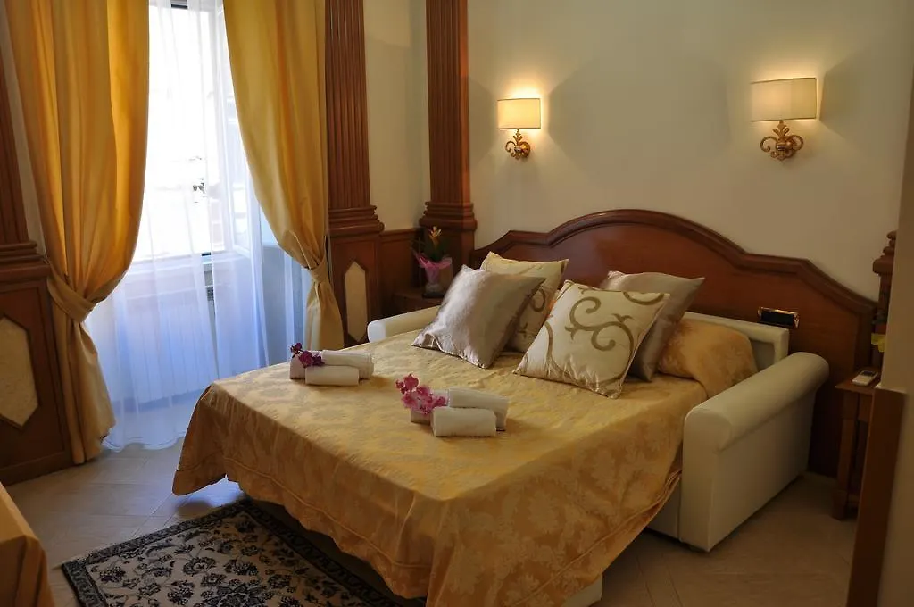 Rome Imperial Crown Apartment