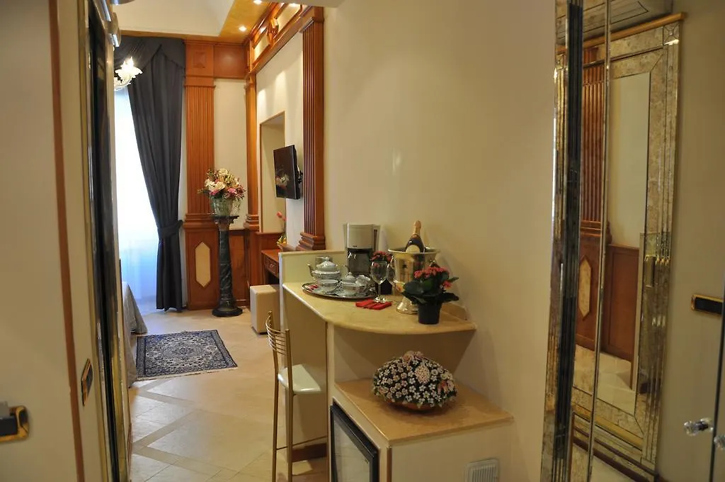 Rome Imperial Crown Apartman