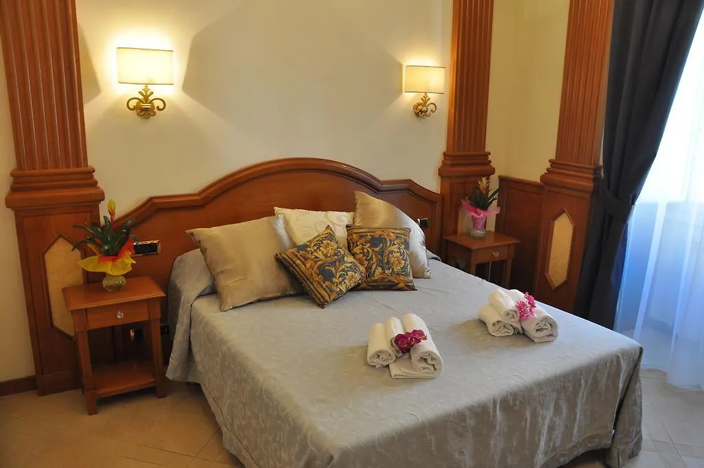 Rome Imperial Crown Apartman