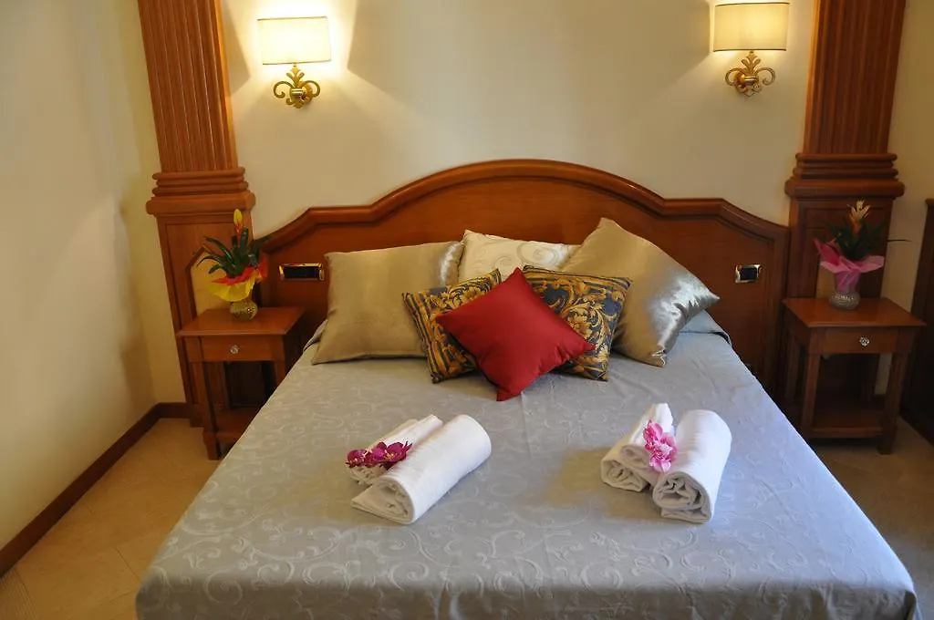 Rome Imperial Crown Apartman