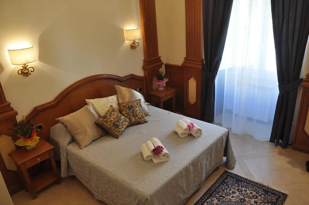 Rome Imperial Crown Apartman